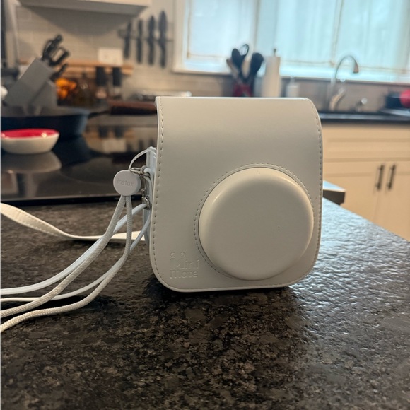 Fujifilm Instax Mini 11 Instant Camera Ice White + Minimate Custom Case - Picture 4 of 4